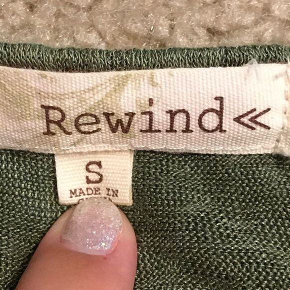 FREE Rewind Scoop Neck Short Sleeve Boxy Loose-Fit Crochet Fringe Trim Top Small - Picture 2 of 2